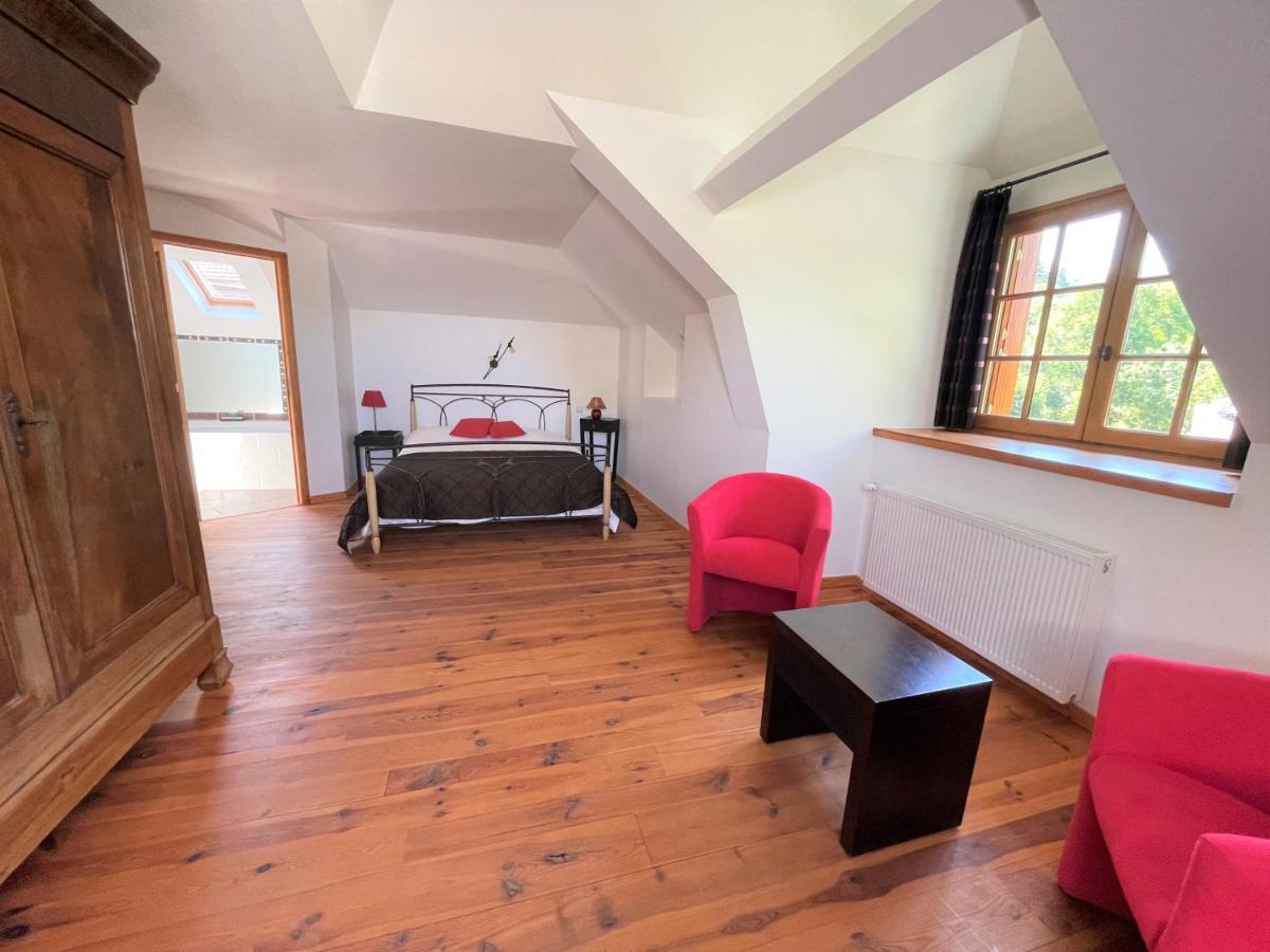 Bed and Breakfast Domaine De Montvianeix à Saint-Victor-Montvianeix Extérieur photo