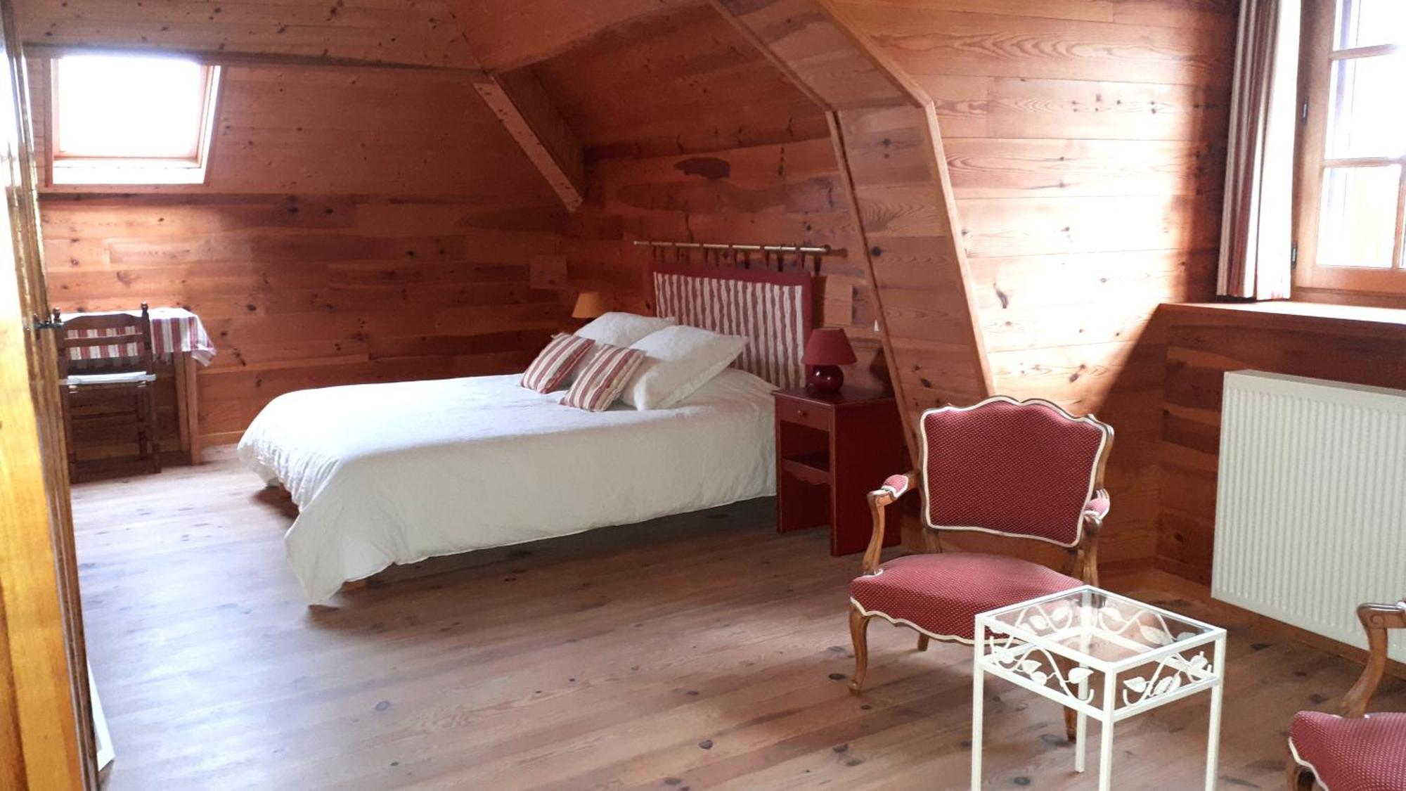 Bed and Breakfast Domaine De Montvianeix à Saint-Victor-Montvianeix Extérieur photo