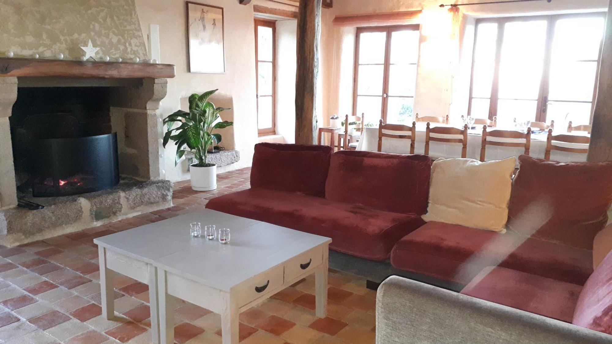 Bed and Breakfast Domaine De Montvianeix à Saint-Victor-Montvianeix Extérieur photo