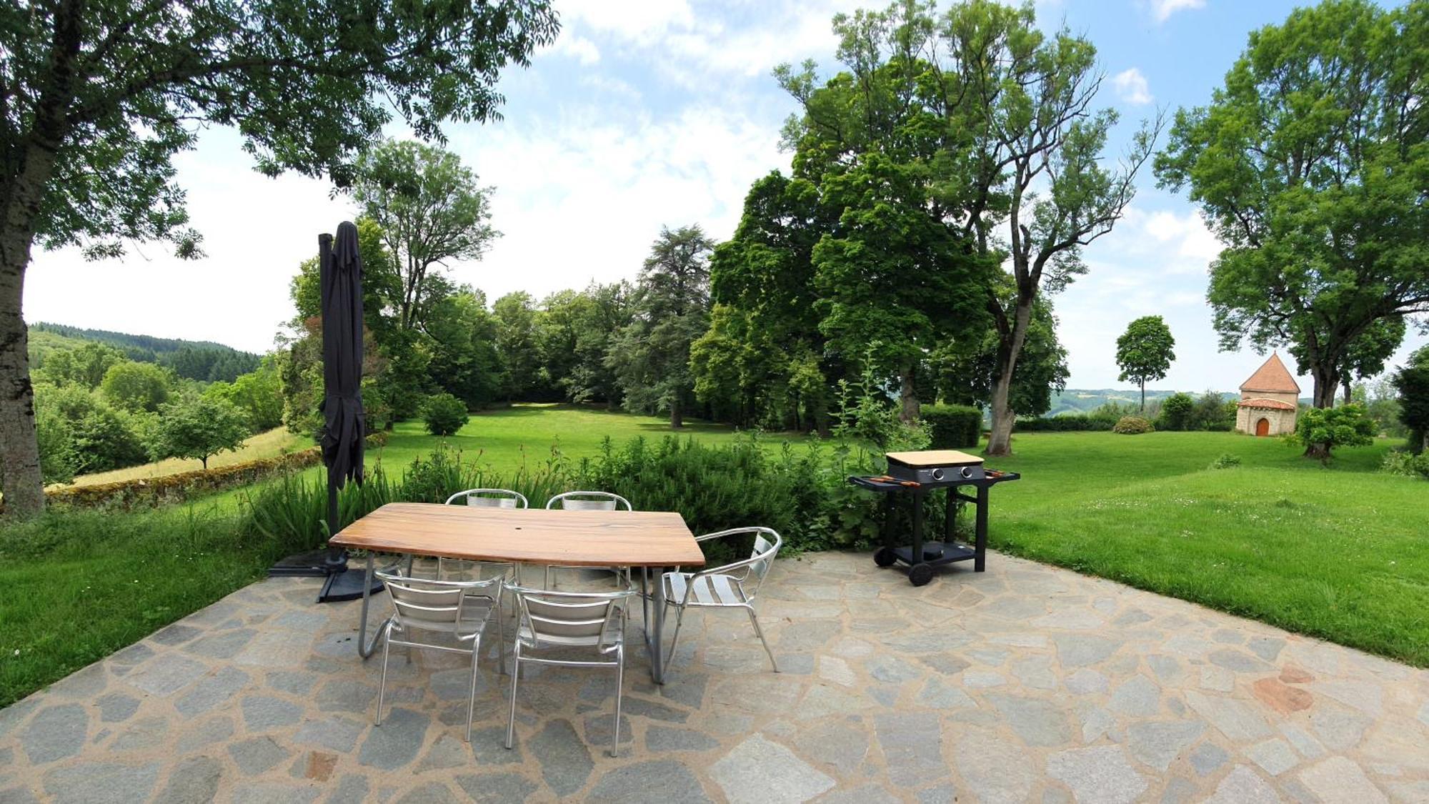 Bed and Breakfast Domaine De Montvianeix à Saint-Victor-Montvianeix Extérieur photo